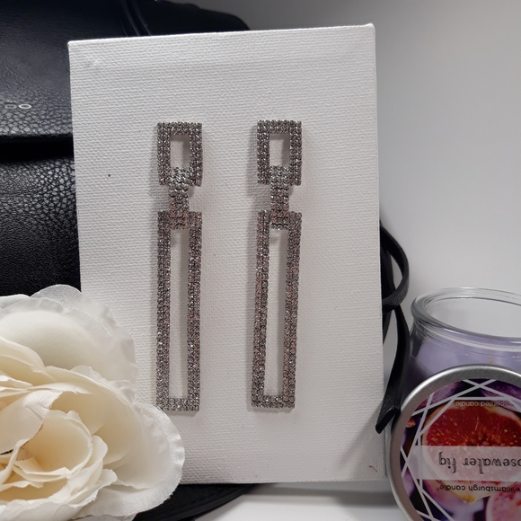 Rhinestone statement earrings - Picture 2 of 4